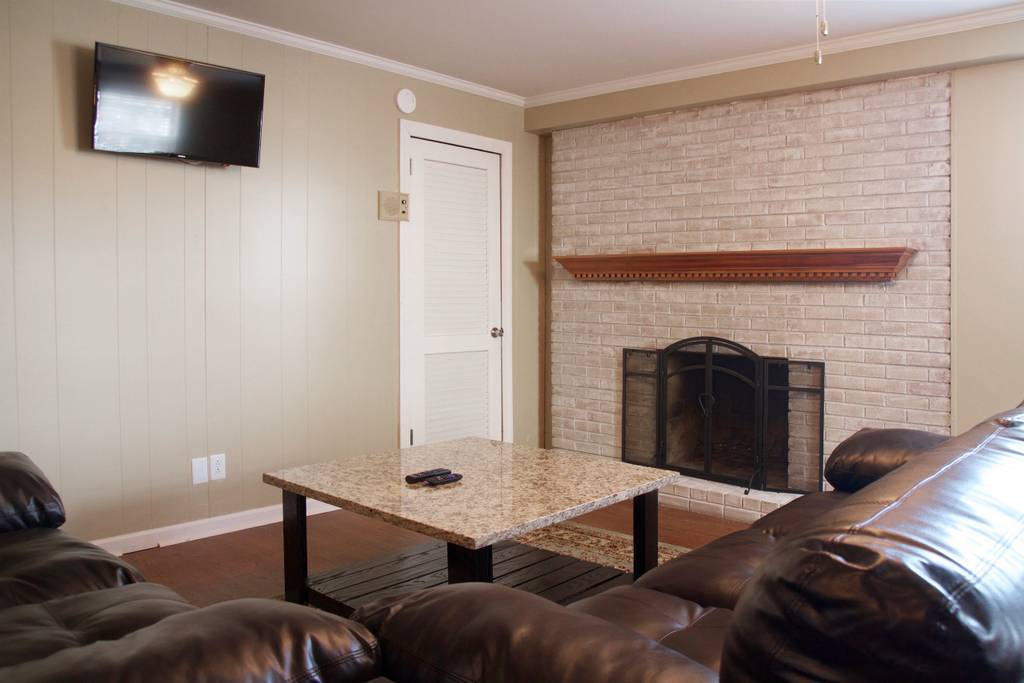 6582 CABOT DR