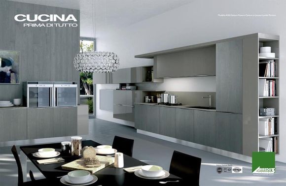 interno cucina grigia