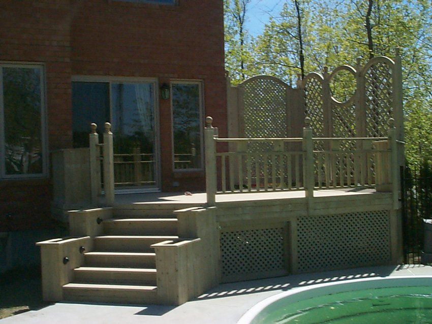 terrasse et garde-corps en bois