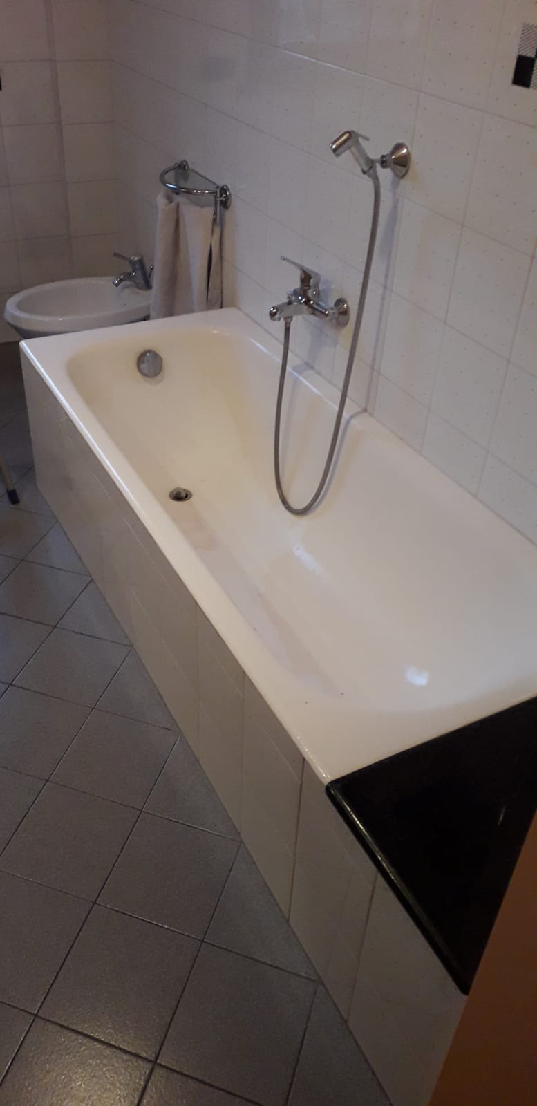 sovrapposizione vasca da bagno milano
