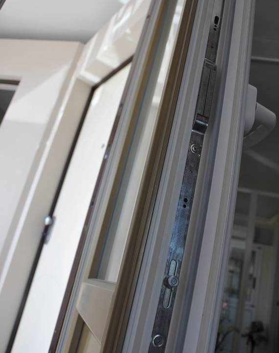 finestra in PVC e alluminio
