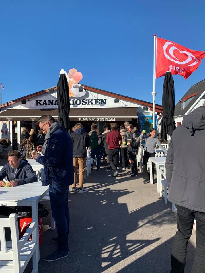 Kanalkiosken Gilleleje servering ude