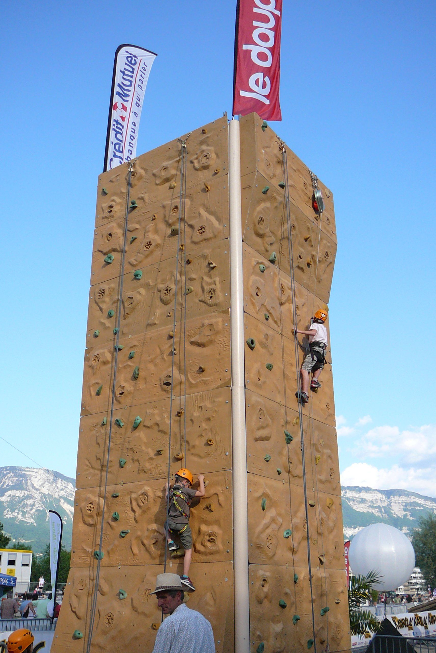 Location structure escalade