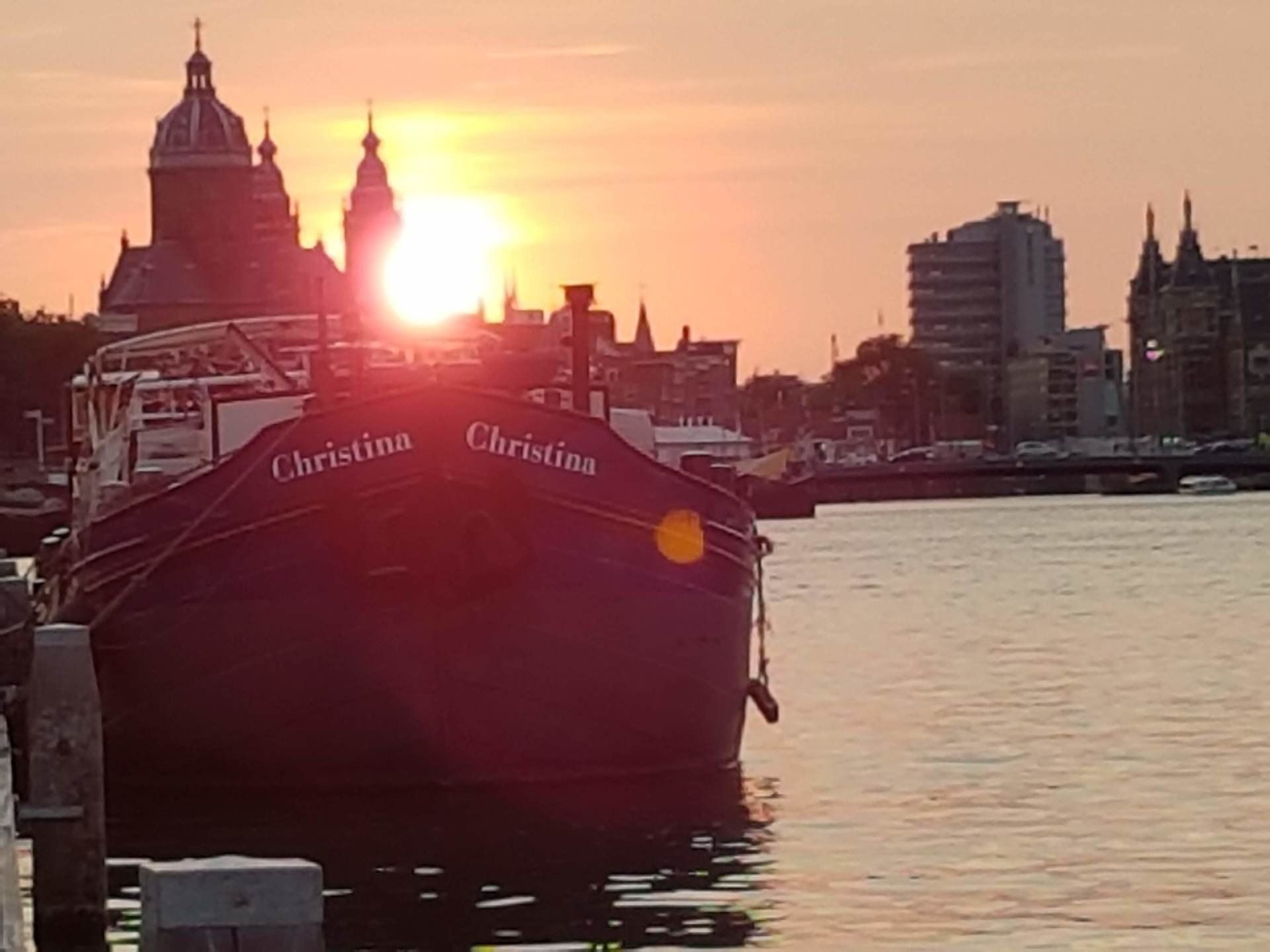Durgerdam Foto door Ymkje Rypkema witte kerk Durgerdam Foto door Ymkje Rypkema, Fietsvaarvakantie 2018, Intersail reizen