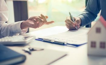 real estate lawyer consult