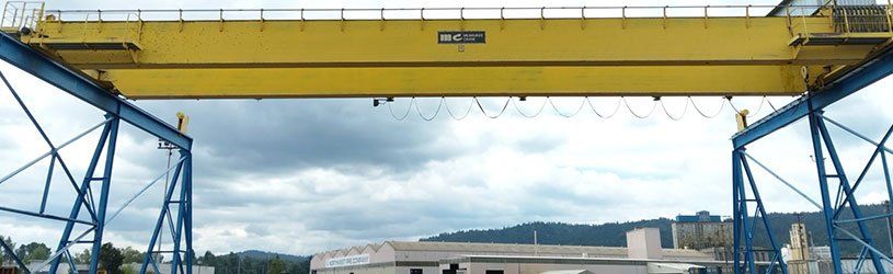 Yellow Crane — Tigard, OR — Milwaukee Crane Yellow Crane — Tigard, OR — Milwaukee Crane