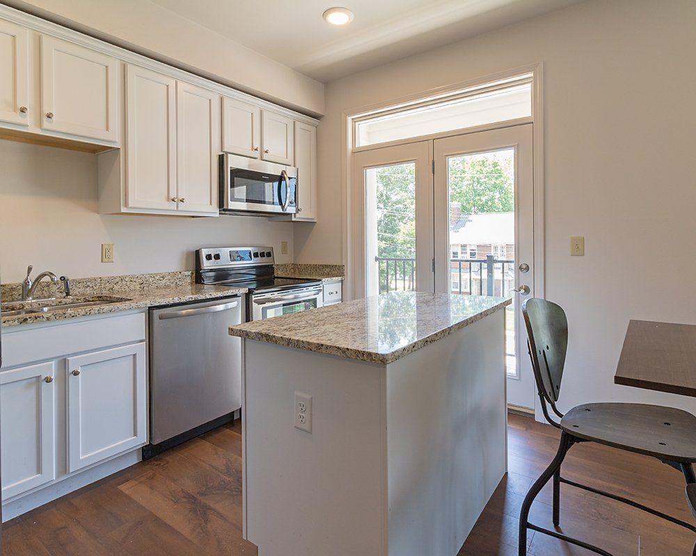 116 w walnut kitchen 