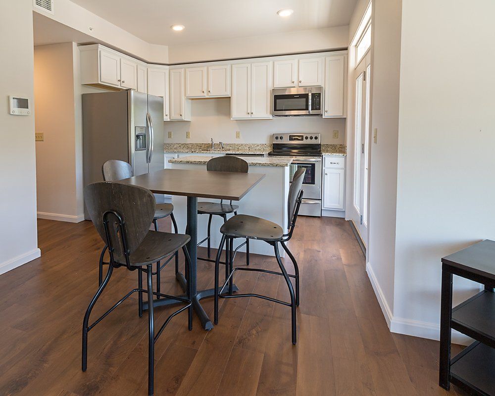 116 w walnut kitchen 