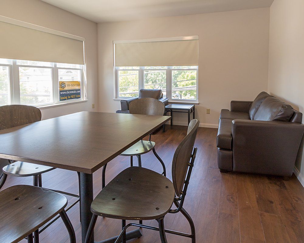 116 w walnut kitchen & living room