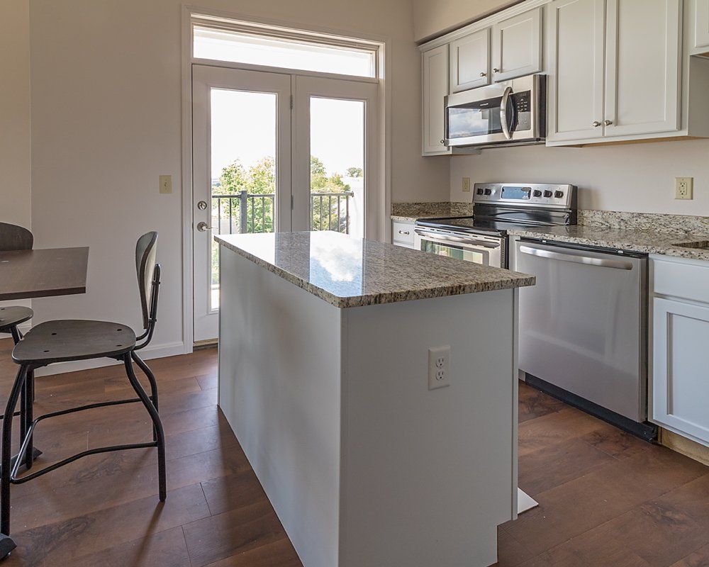 116 w walnut kitchen