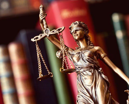 Figure of lady justice - Comprehensive legal service in Klamath, OR Figure of lady justice - Comprehensive legal service in Klamath, OR