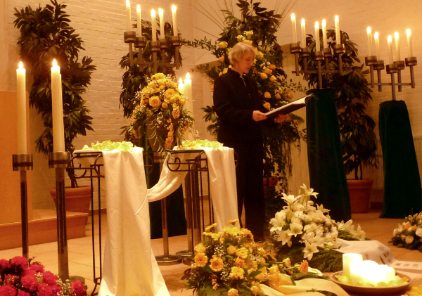 Trauerrednerin Anna Held