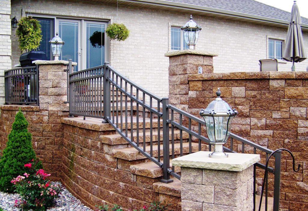 Westbury Aluminum Railing on stairs