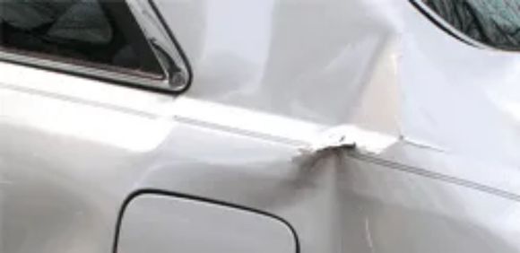 ammaccatura alla carrozzeria