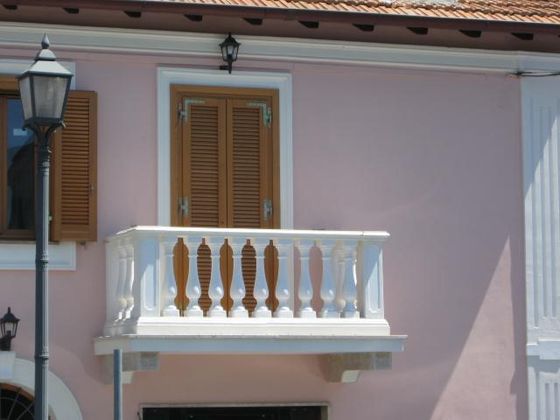 balaustra in cemento bianco