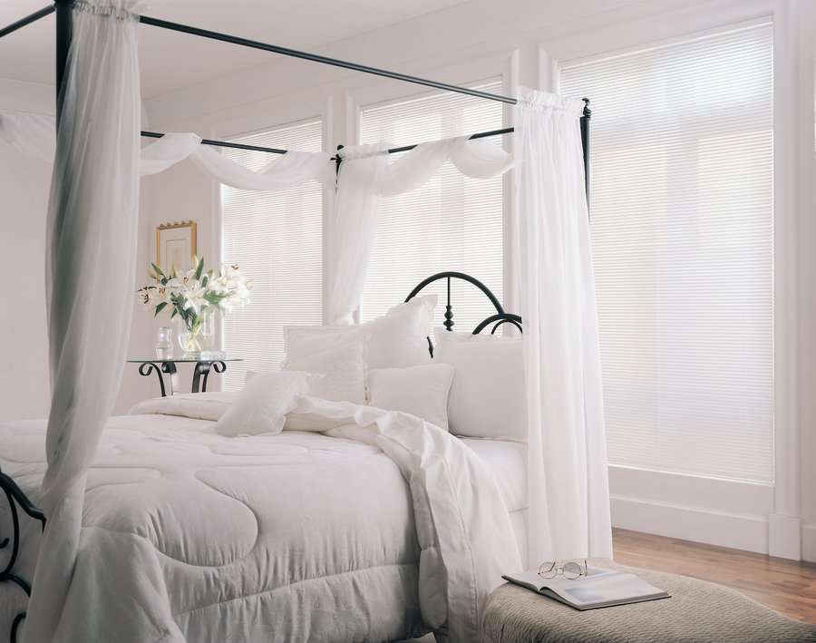 Bedroom in Kent, WA with Modern Precious Metals blinds from Hunter Douglas
