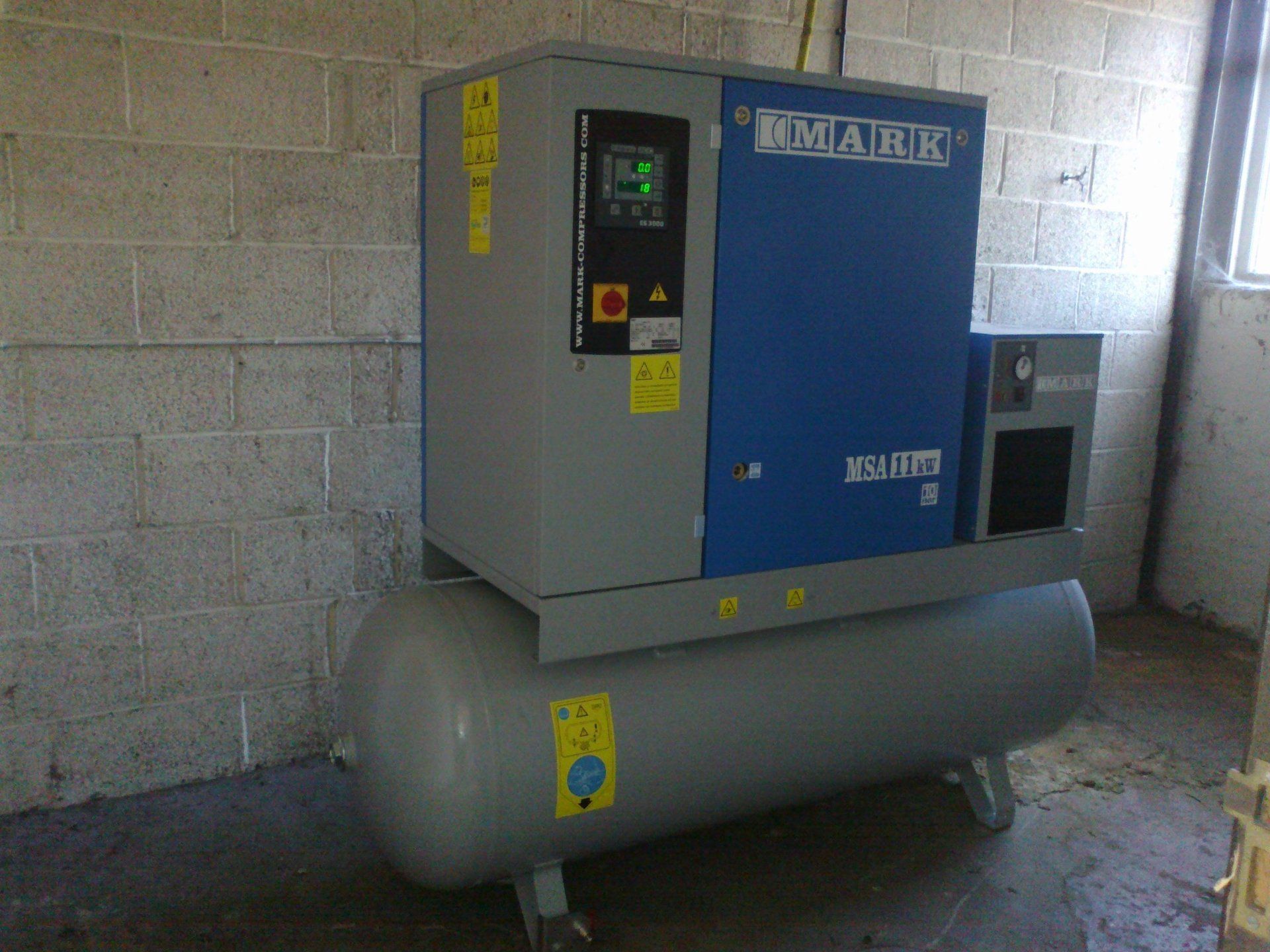 air compressing machine