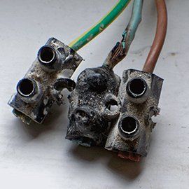 câbles électriques endommagés