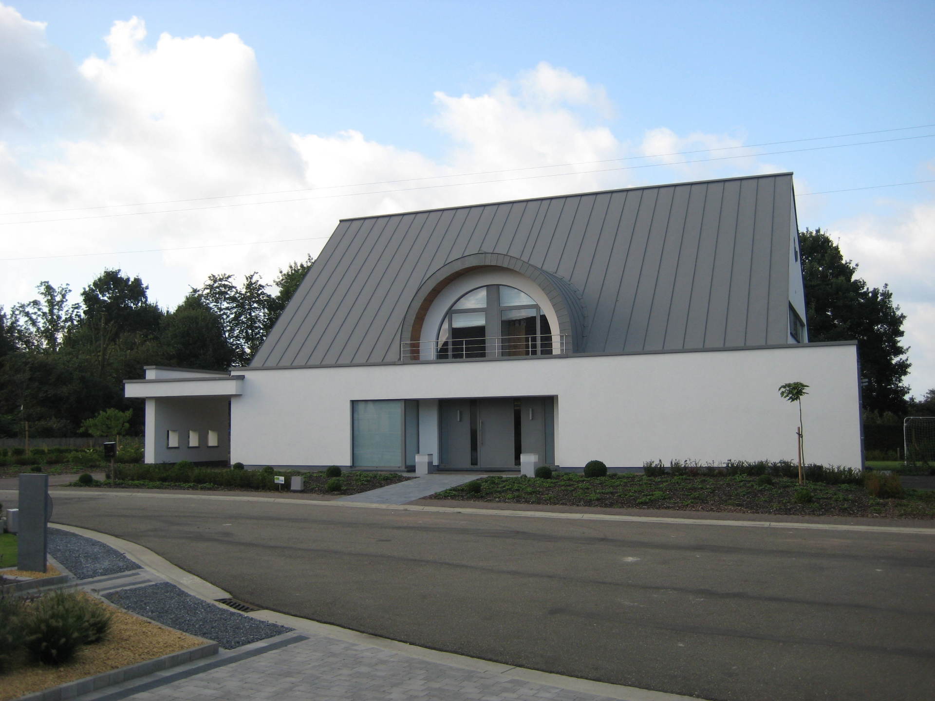 Moderne villa met zwembad in verkaveling in Langdorp - buiten 2 - Architectengroep Janssens