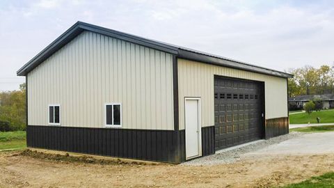 pole barn construction with metal siding