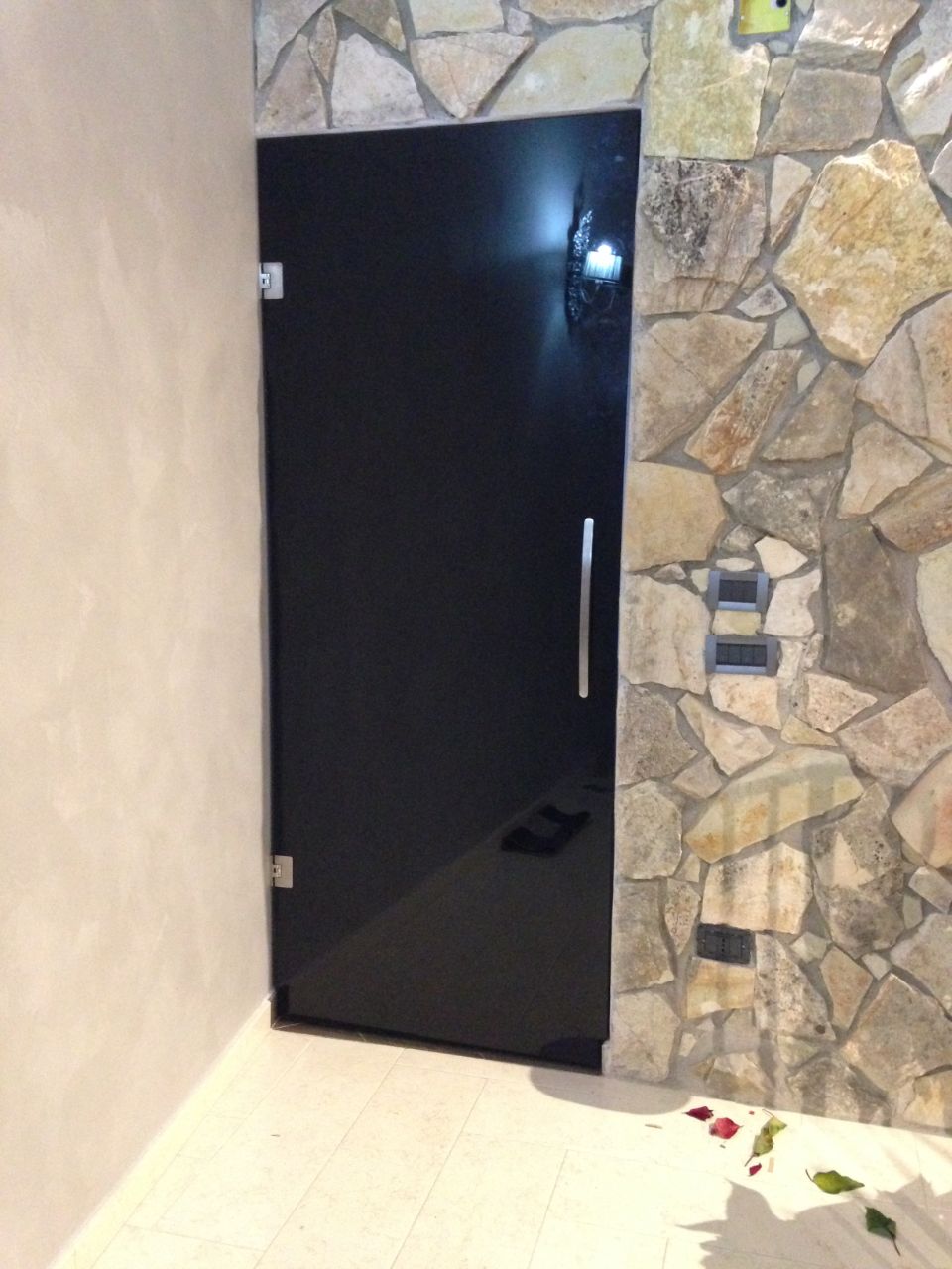 porta in vetro nero