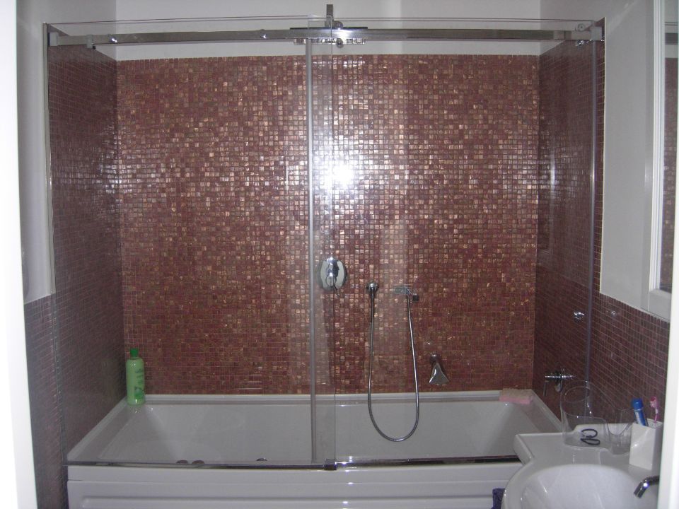 vasca con porta in vetro