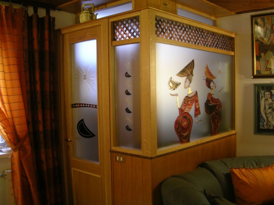 decorazione etnica su vetro