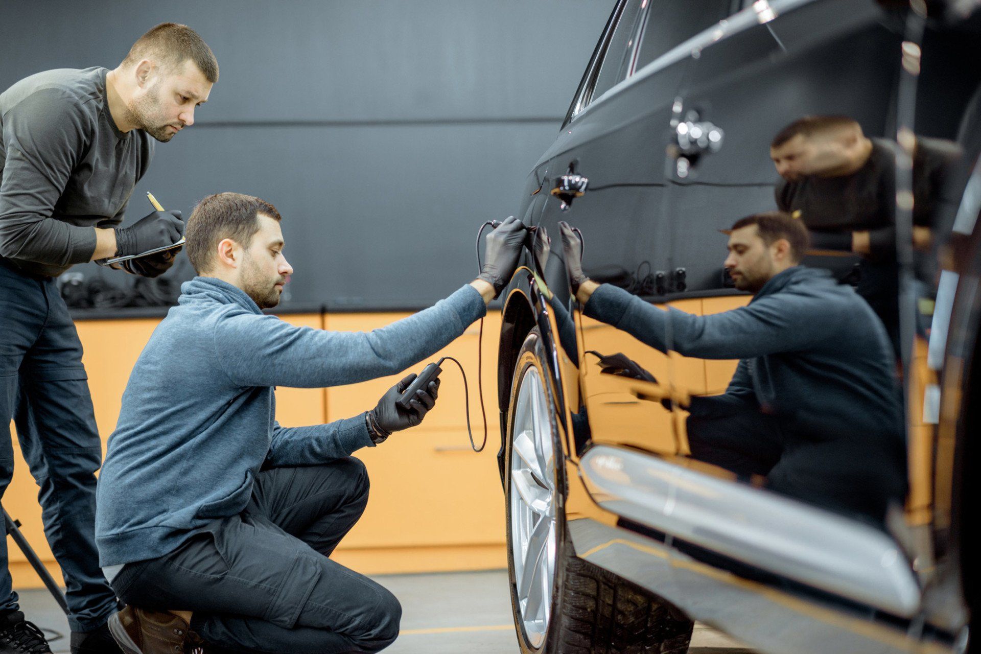 Checking Car Damage — Oxford, OH — Stateline Auto Body Checking Car Damage — Oxford, OH — Stateline Auto Body