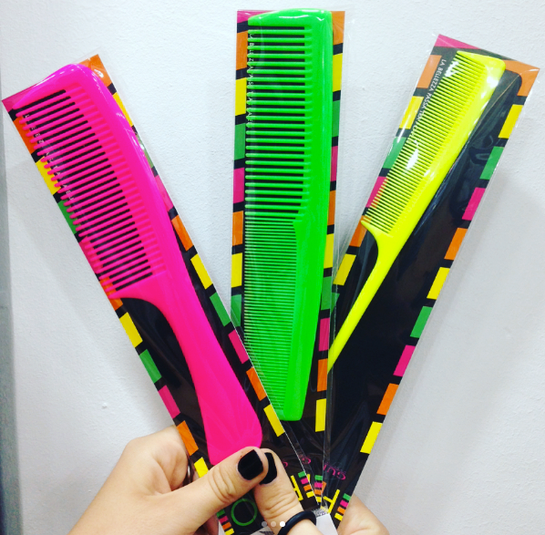 pettini fluo per capelli