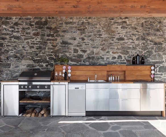 Outdoor Kitchen