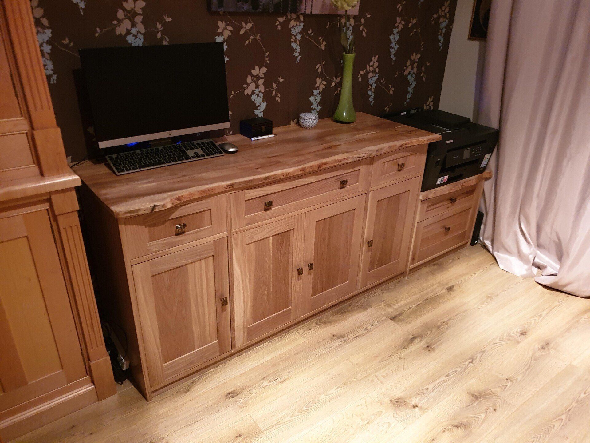 oak office cabinet
drawers
elm counter top
