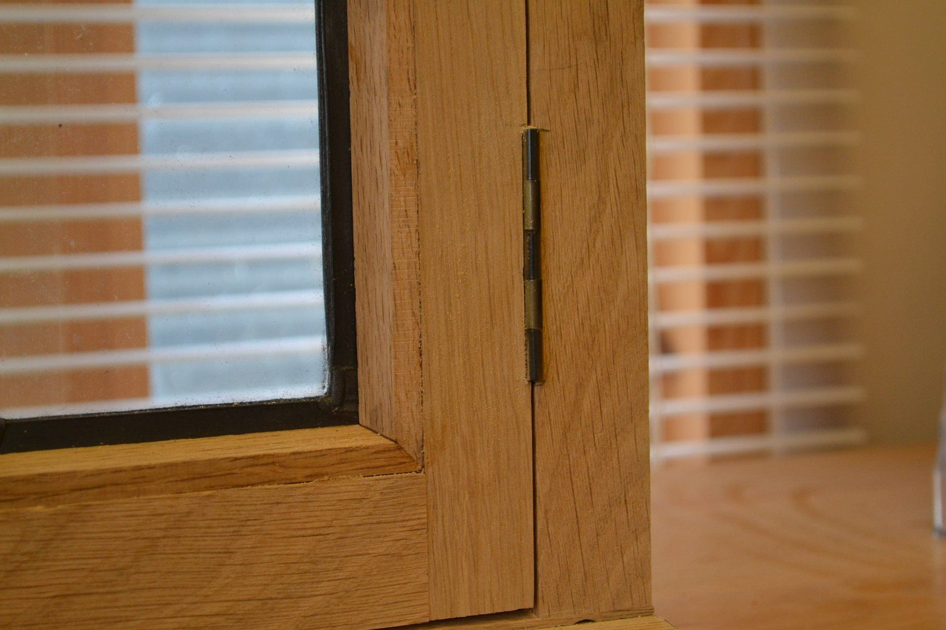 Oak leaded window
traditional leaded glass window
bronze antique hinge