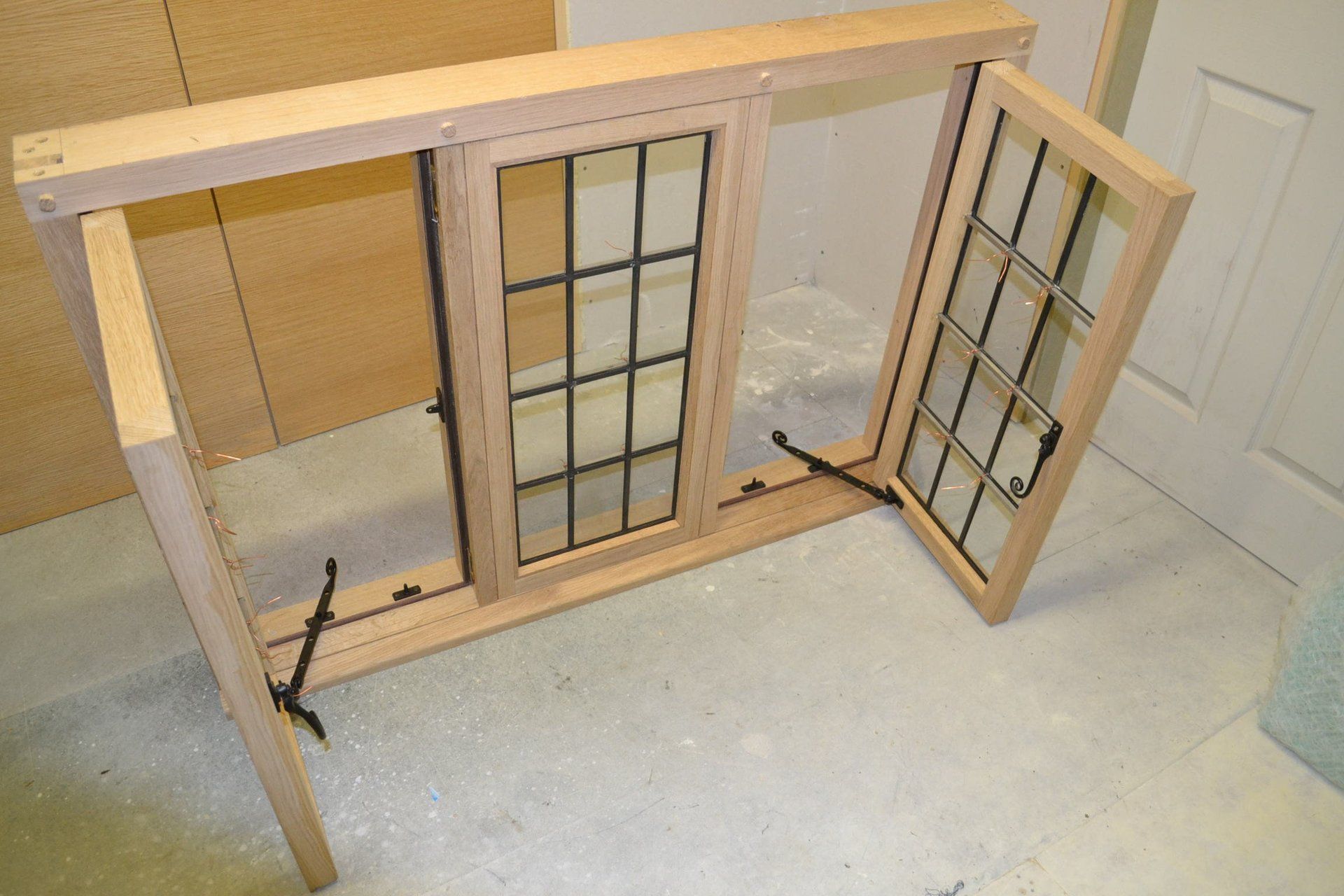 Solid oak windows
traditional leaded glass