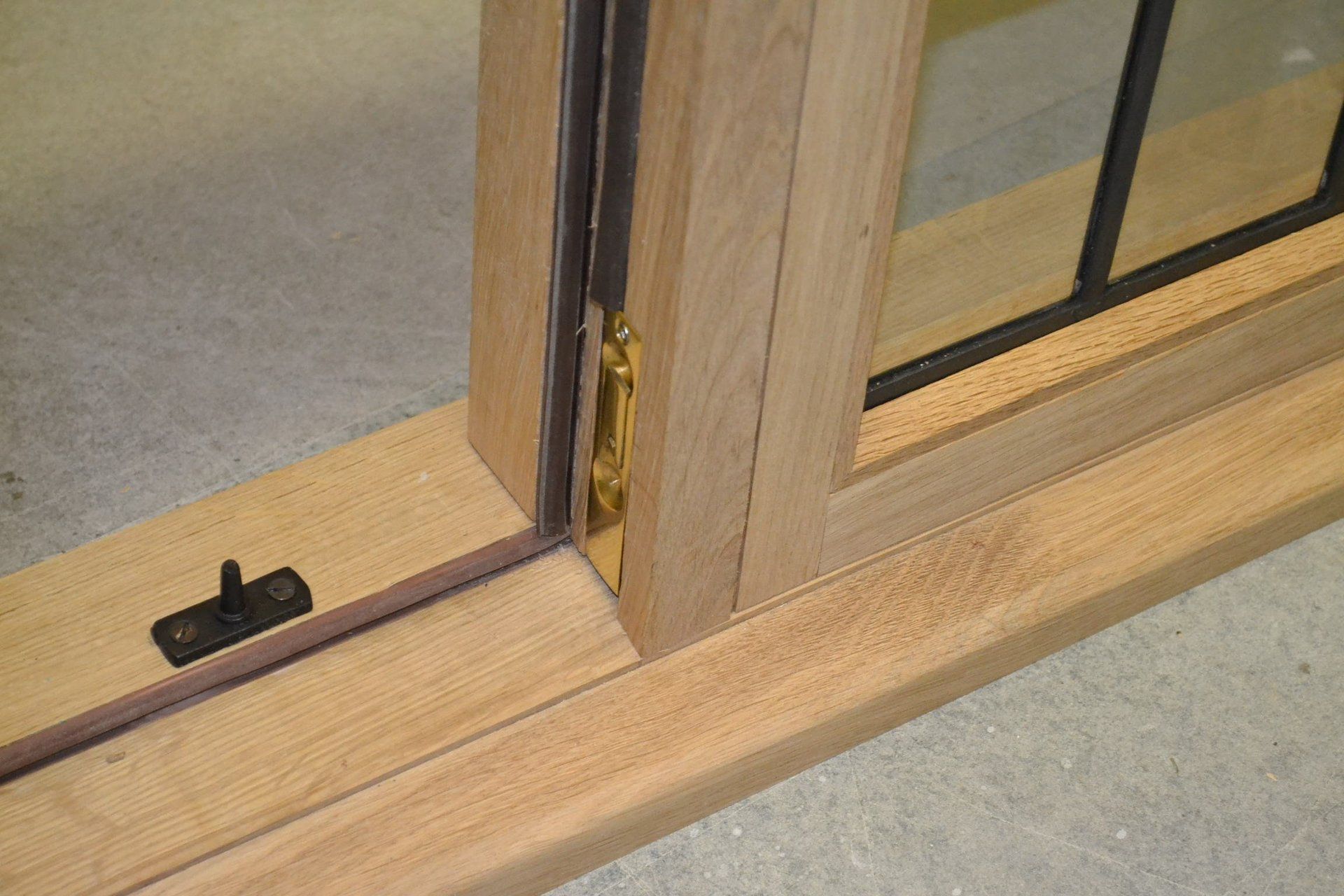 Oak window
Traditional leaded glass
draught seals