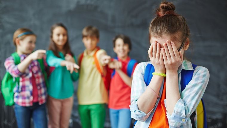 Padre che gioca con il figlio