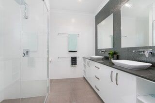 Sink With Vanity Mirror