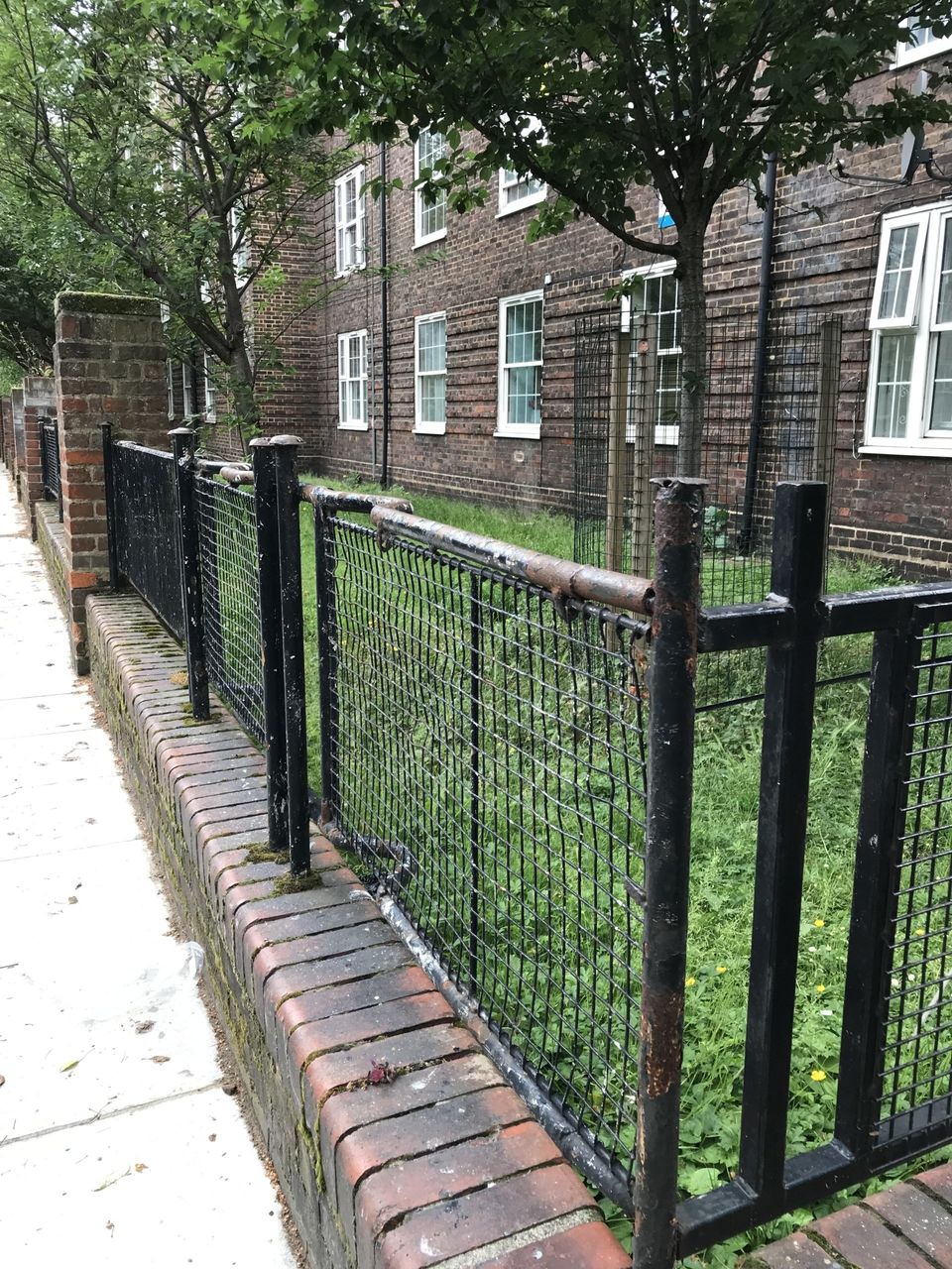 Shelter railings
