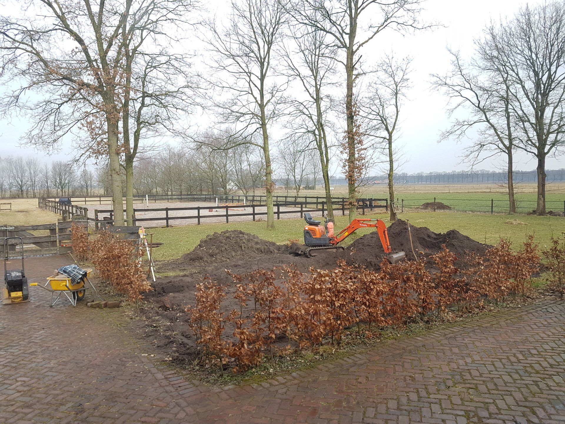 Graven voor terras aanleg