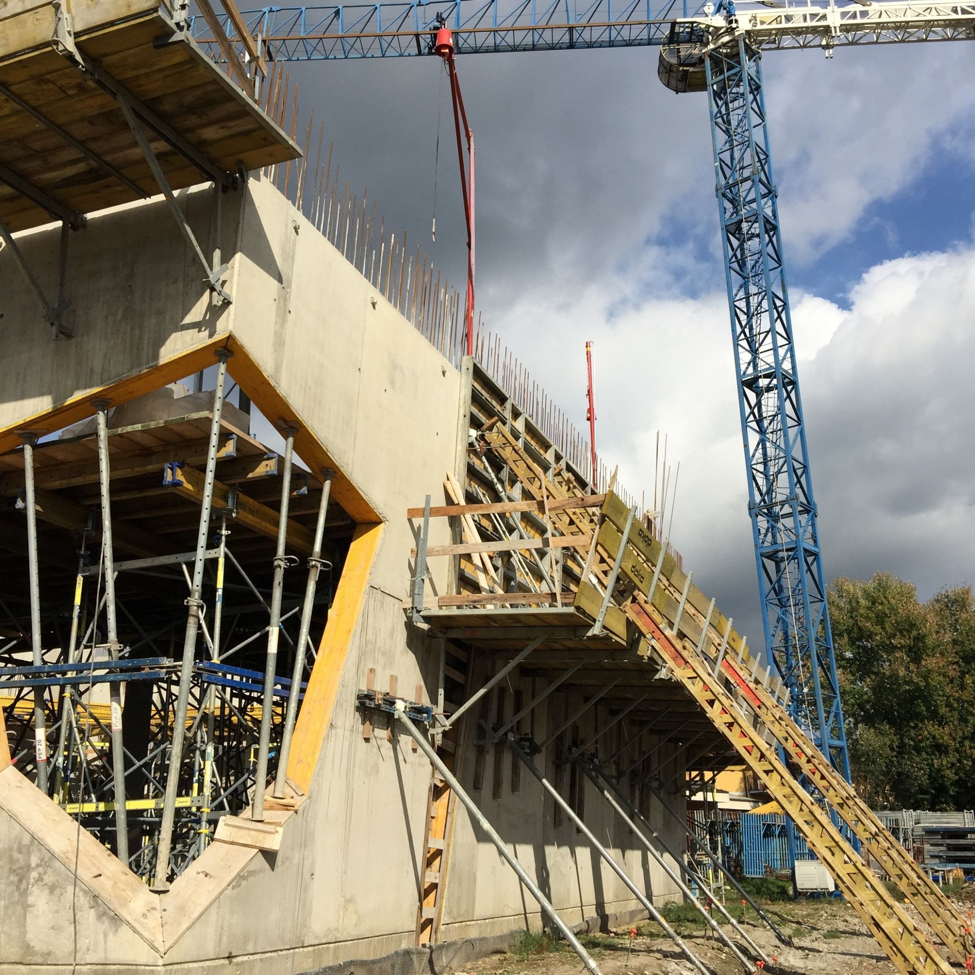 Gru in cantiere