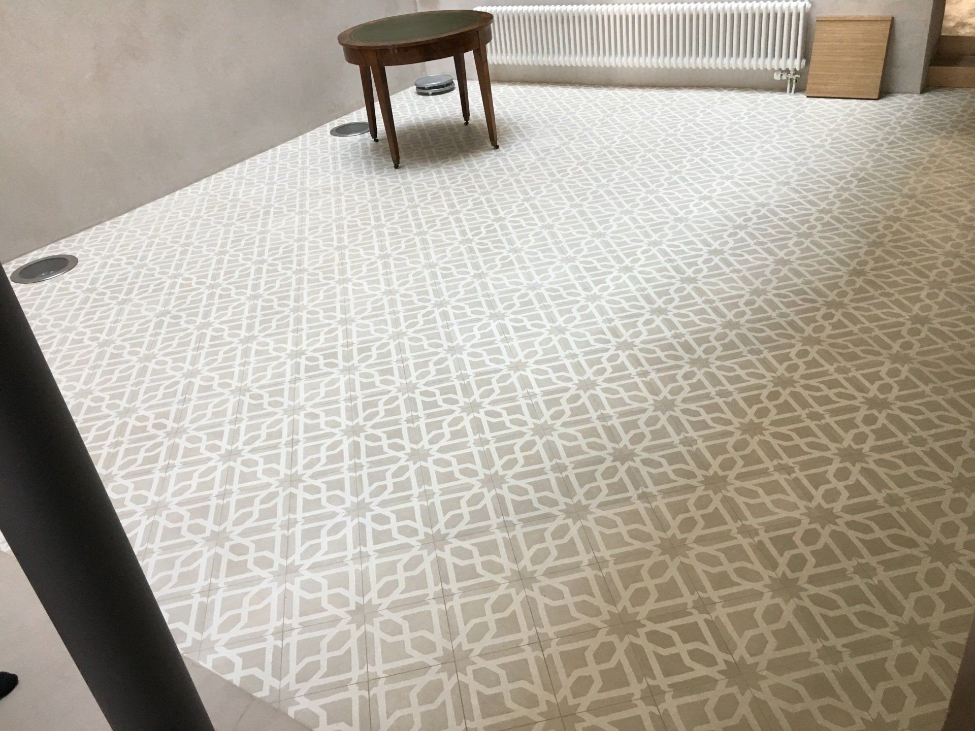 Catelles décoratives sur sol