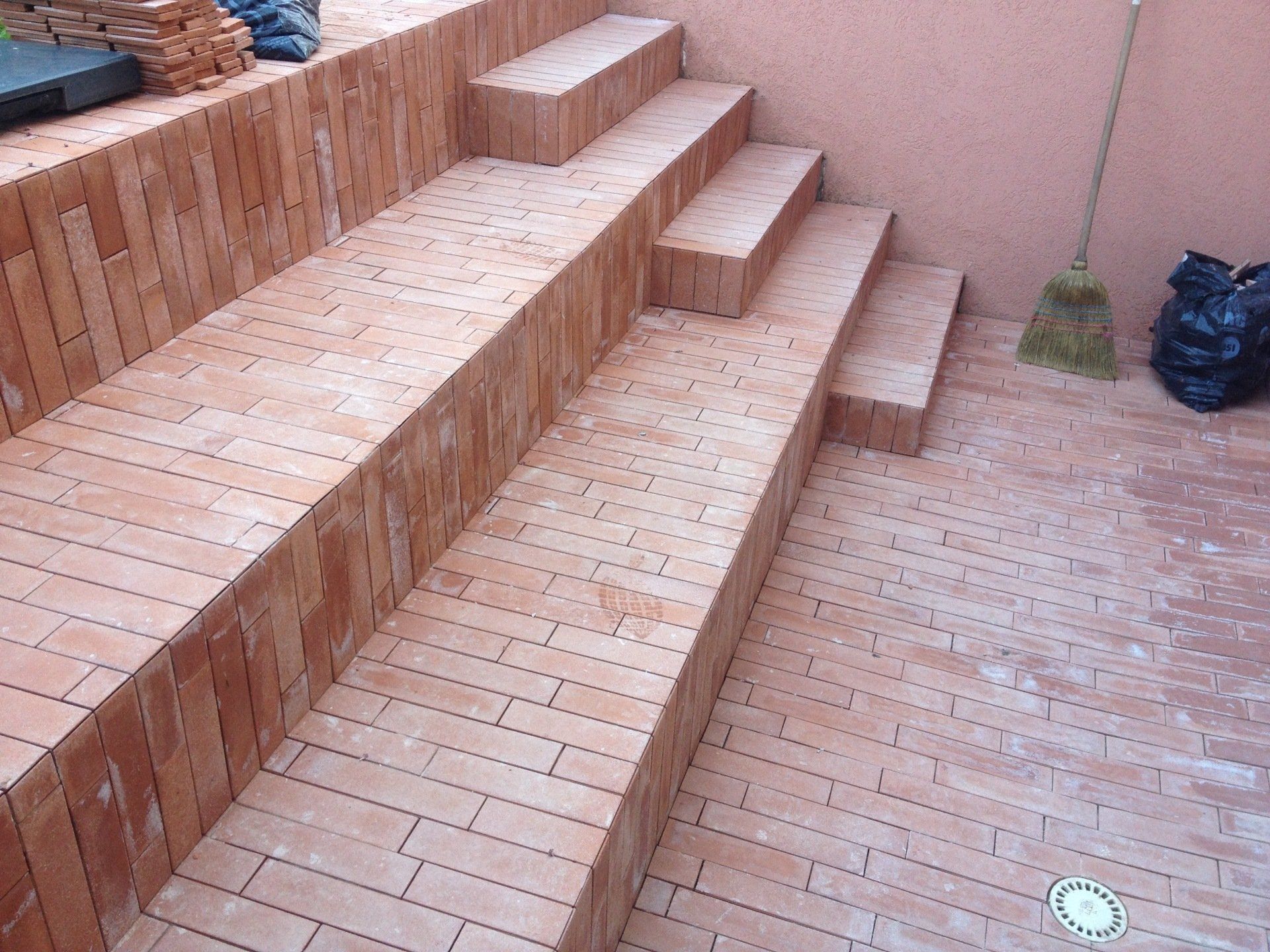 escaliers de briques avec double marches