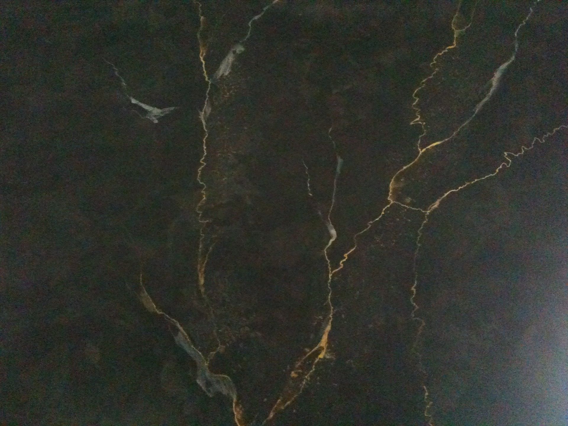 Schwarze Marmorimitation