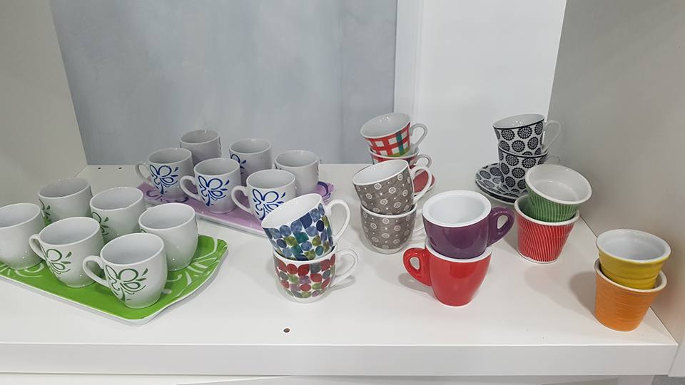 tazzine da caffè di vari colori