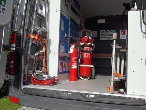 attrezzatura antincendio in furgone
