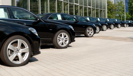 delle macchine parcheggiate