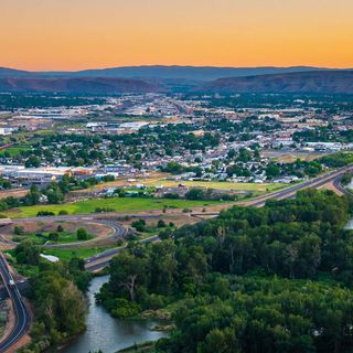 Yakima Living