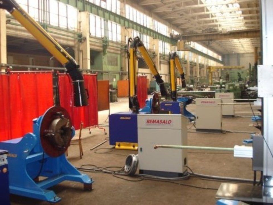 Manipulators for tig and reloading