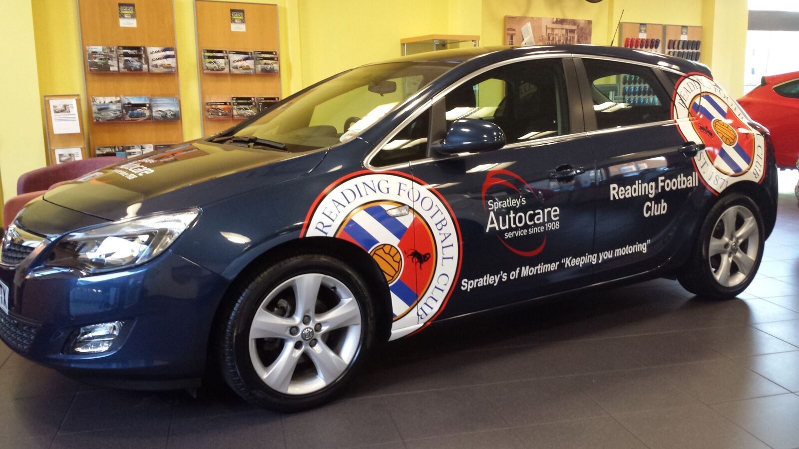 Vehicle Graphics for Reading Football Club