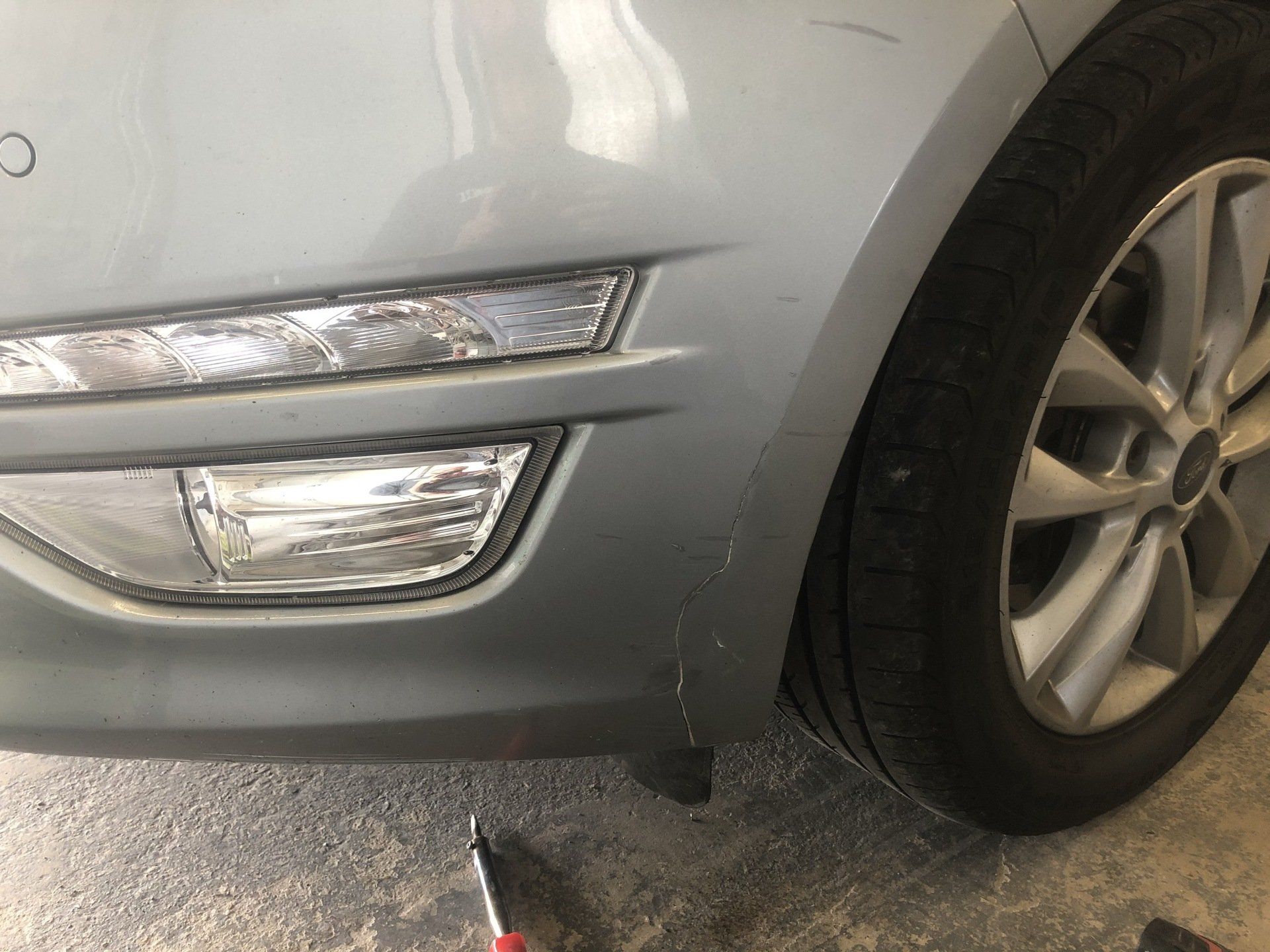 Scratches & Scuffs - Ford Mondeo (Before)