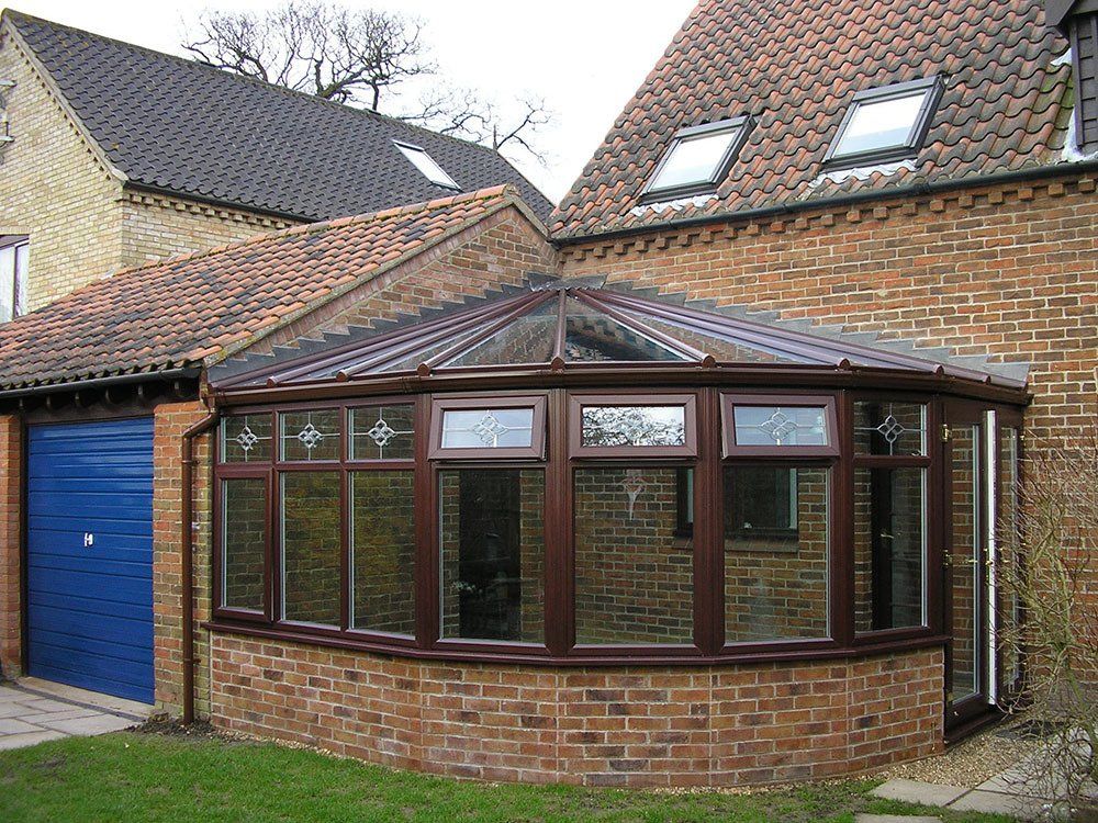 UPVC grained effect corner Victorian conservatory – Gillingham, Beccles, Suffolk